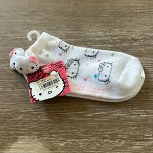 Girls’ HELLO KITTY Ankle Pom Pom Socks NWT
